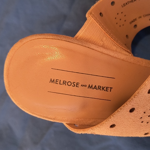 Melrose and Market Sandal Suede Tan Block Heel 3 3/4" - Picture 7 of 9